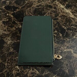 Elegant Green Faux Leather Long Wallet with Gold Zipper & Card Slots
